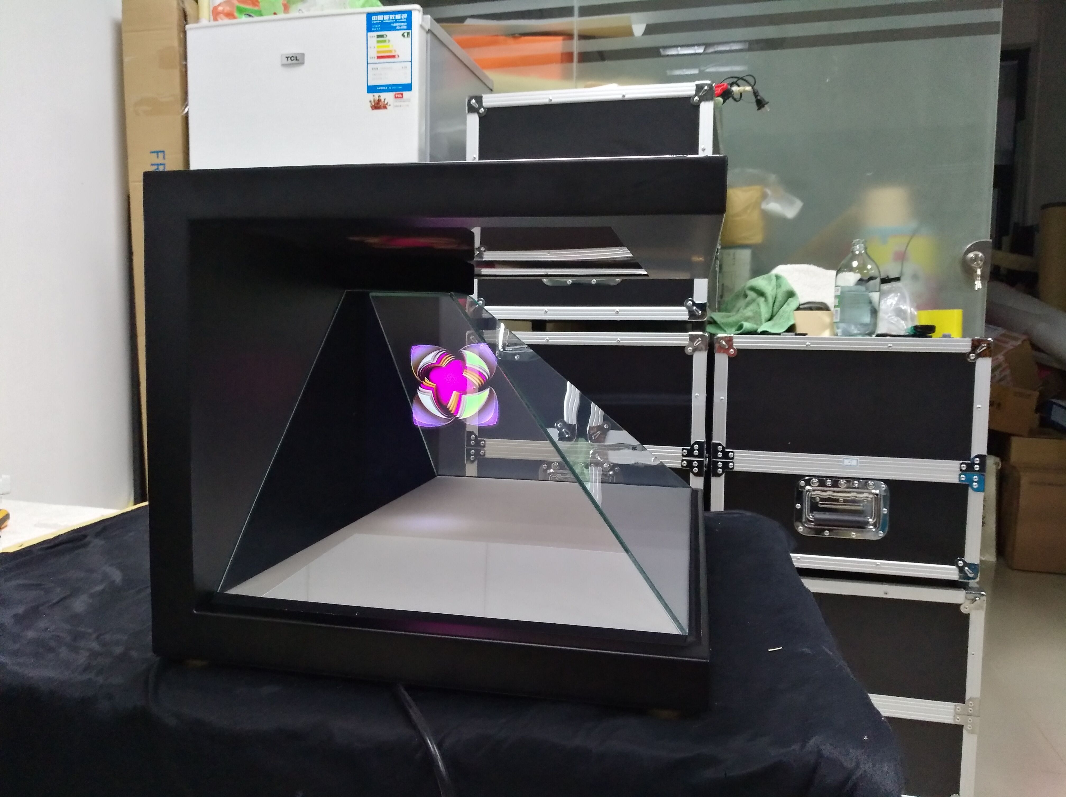Wholesale 270° Stunning 3D Holographic Pyramid Display Showcase 