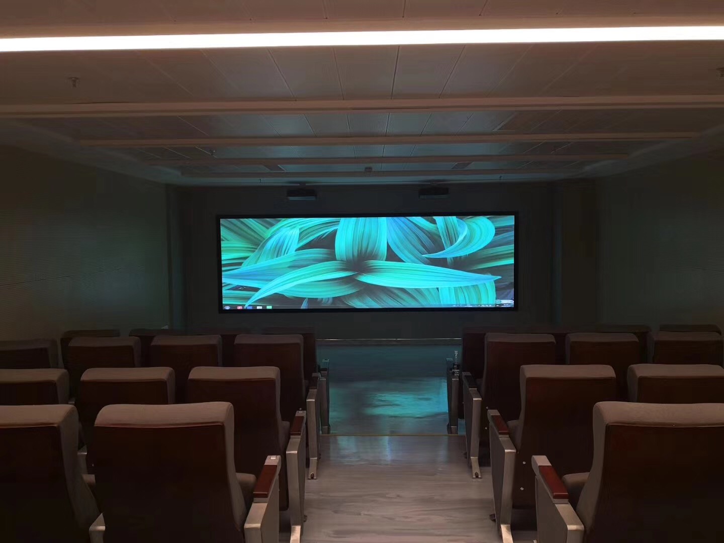 120‘’ Fixed Frame Projection Screen Wall Mount Projector Screen For Home Cinema